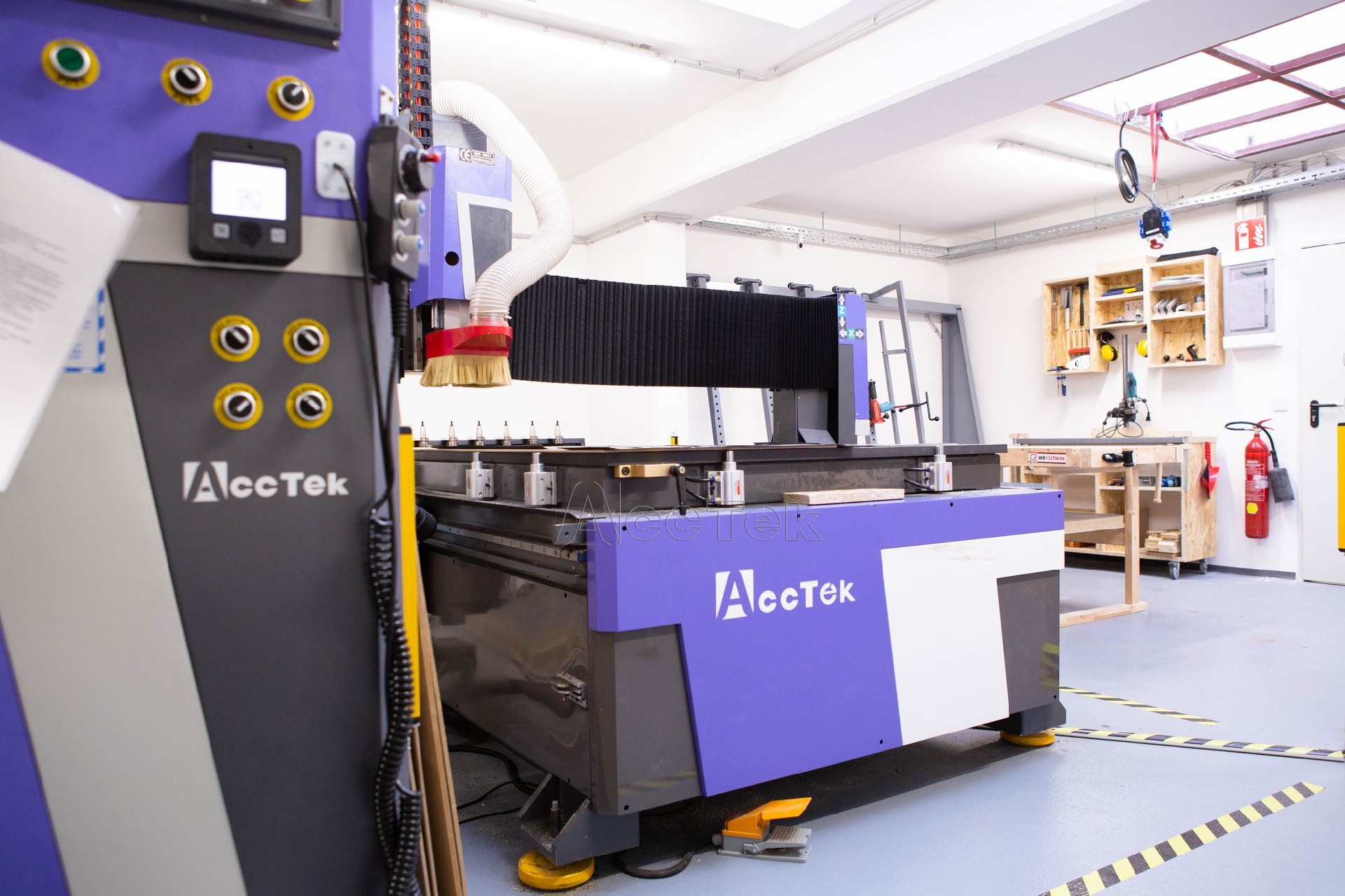 自動(dòng)換刀木工雕刻機(jī) 自動(dòng)換刀木工雕刻機(jī)